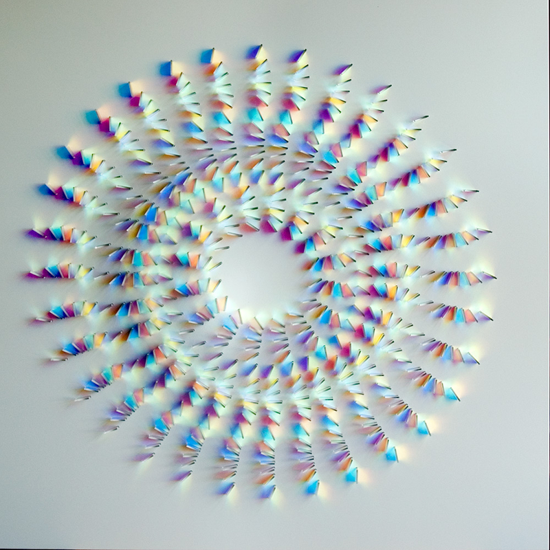 Illustration for article titled Beautiful glass sculptures transform light into beautiful color shapes